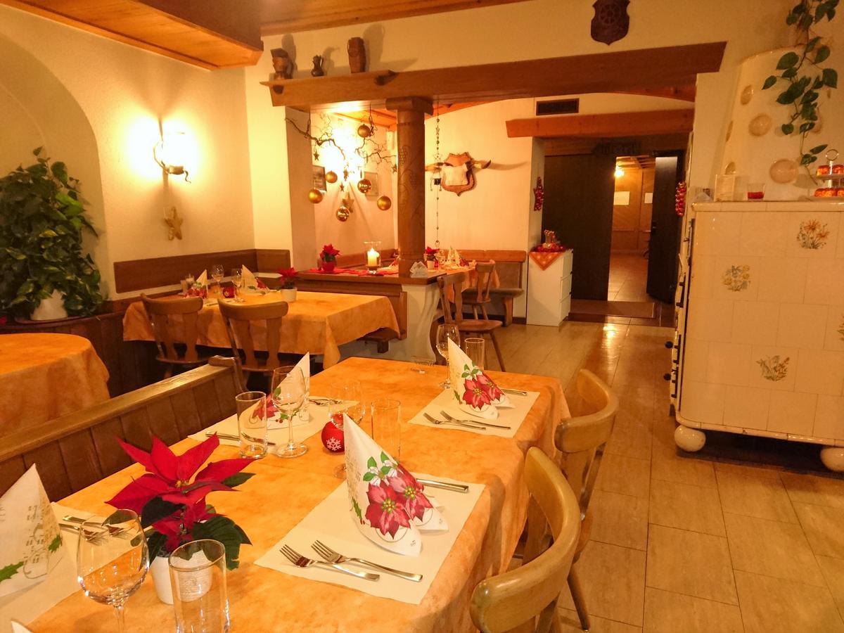 Gasthaus Zum Ochsen Neuhaus Dış mekan fotoğraf